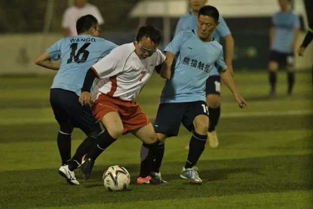 华子37分森林狼险胜快船止3连败 公牛逆转马刺